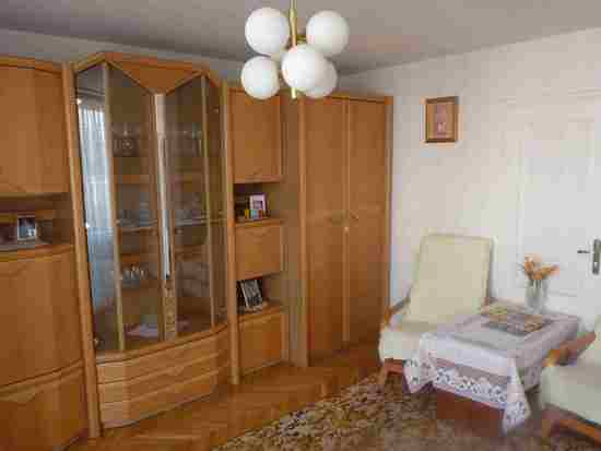 <h2>Mieszkanie do wynaj�cia </h2> <h3>Cena: 1.099,00 </h3> <a href='index.cgi?action=11&cmd=VDT_EDIT&idn=856'>Wi�cej...</a>
