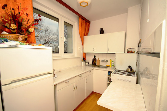 <h2>Mieszkanie do wynaj�cia </h2> <h3>Cena: 1.200,00 </h3> <a href='index.cgi?action=11&cmd=VDT_EDIT&idn=857'>Wi�cej...</a>